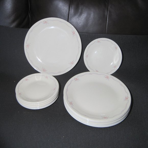 20 Corelle English Breakfast Dishes (10) 10-1/4" Dinner Plates & 12 Bread Plates
